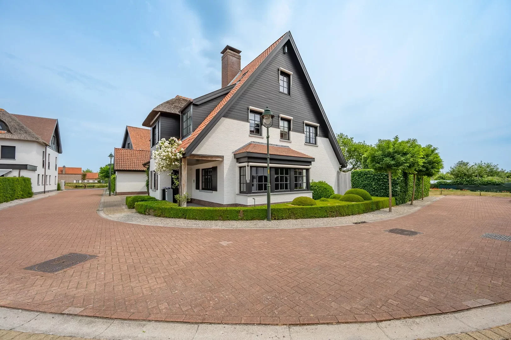 Hedendaagse alleenstaande villa in rustige omgeving te Knokke