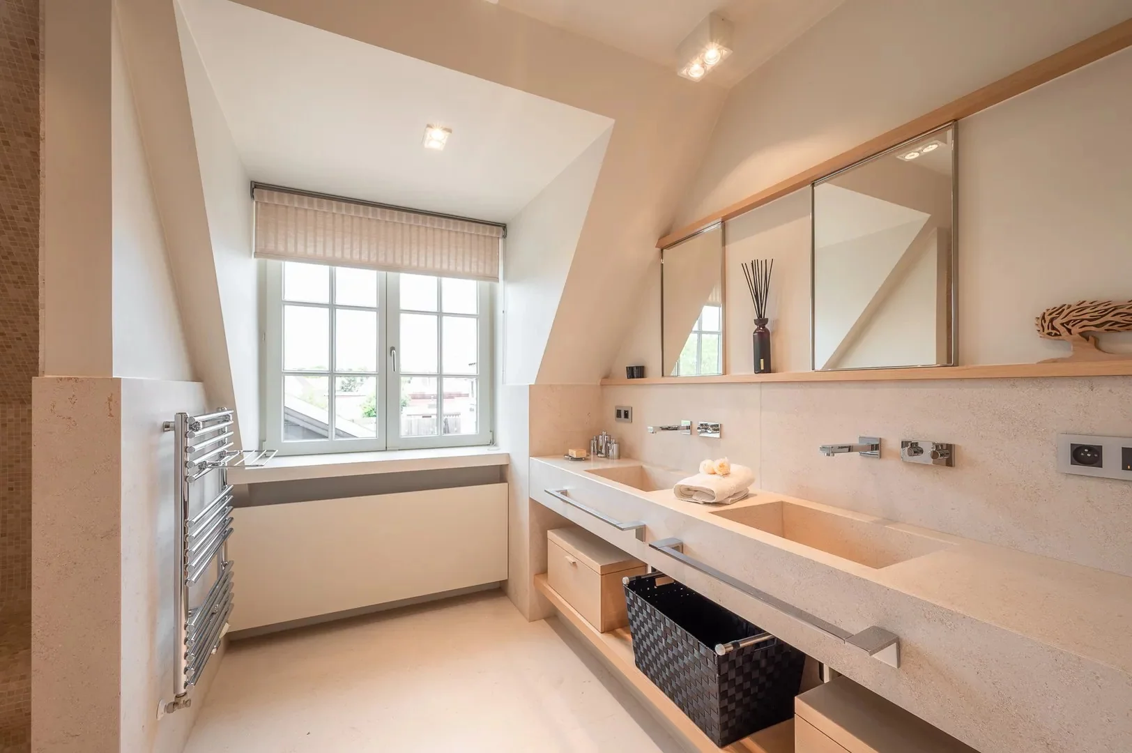 Hedendaagse alleenstaande villa in rustige omgeving te Knokke