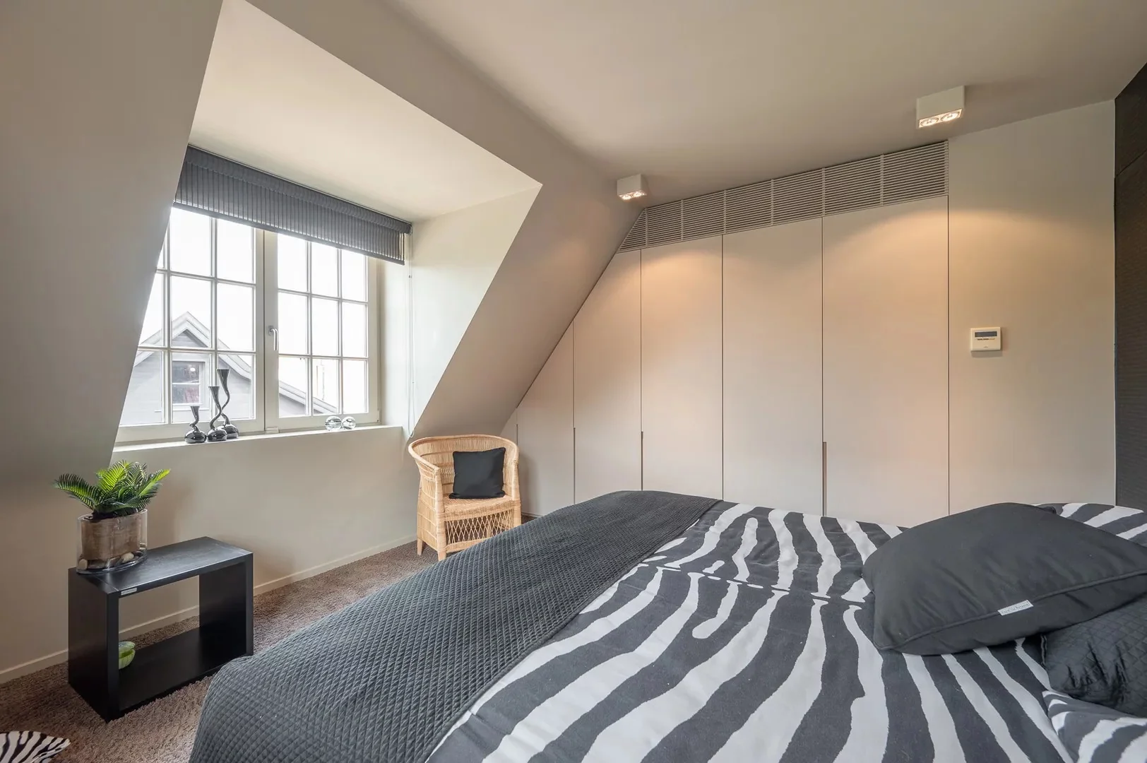 Hedendaagse alleenstaande villa in rustige omgeving te Knokke