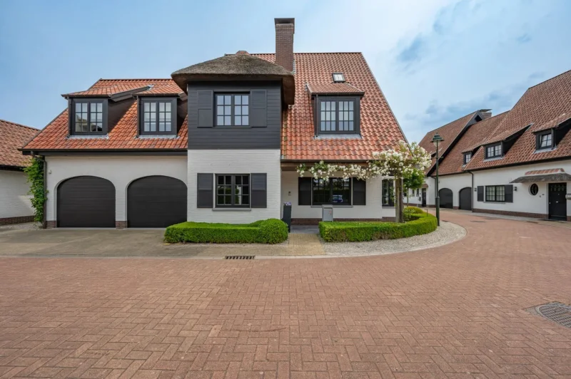 Hedendaagse alleenstaande villa in rustige omgeving te Knokke