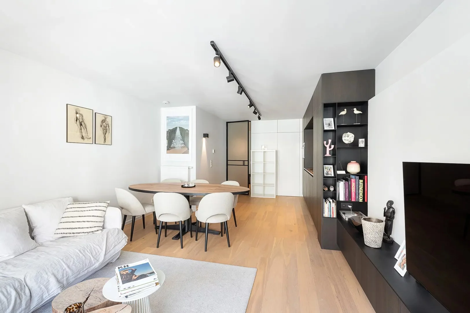 Instapklaar tweeslaapkamer-appartement nabij de zee (Rubens).