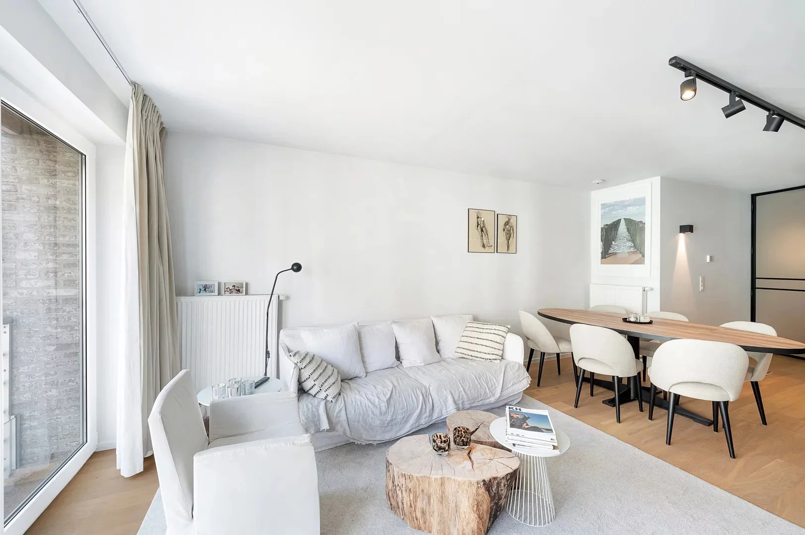 Instapklaar tweeslaapkamer-appartement nabij de zee (Rubens).