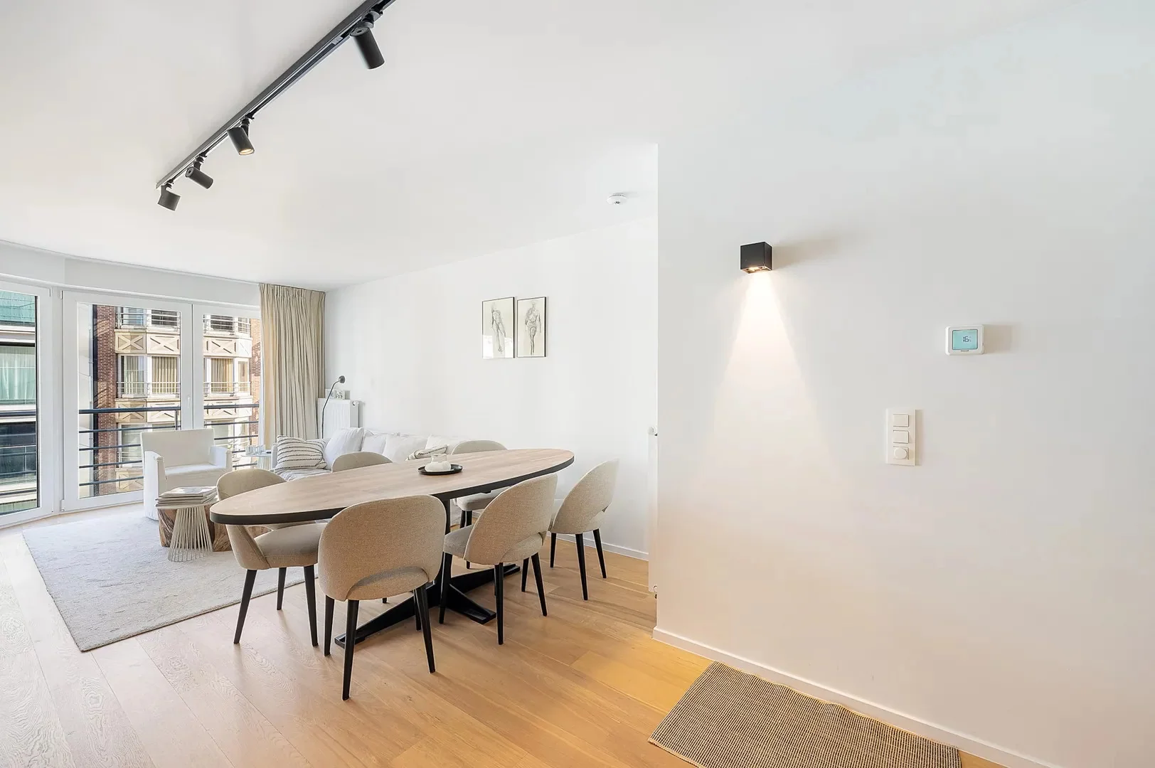 Instapklaar tweeslaapkamer-appartement nabij de zee (Rubens).