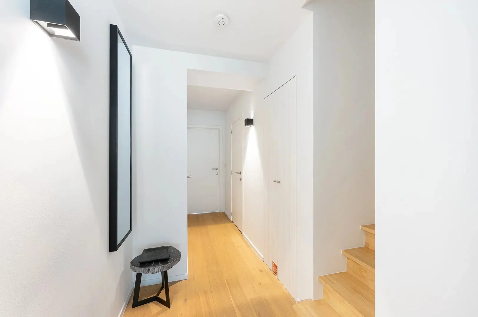 Instapklaar tweeslaapkamer-appartement nabij de zee (Rubens).