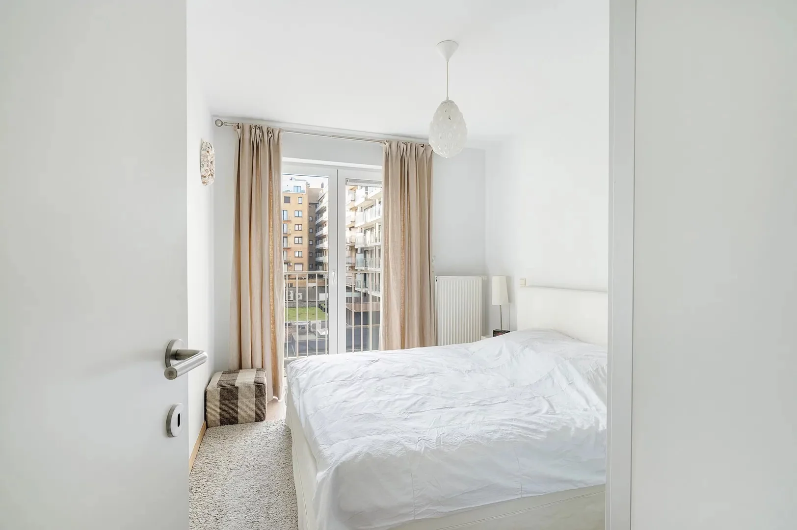 Instapklaar tweeslaapkamer-appartement nabij de zee (Rubens).