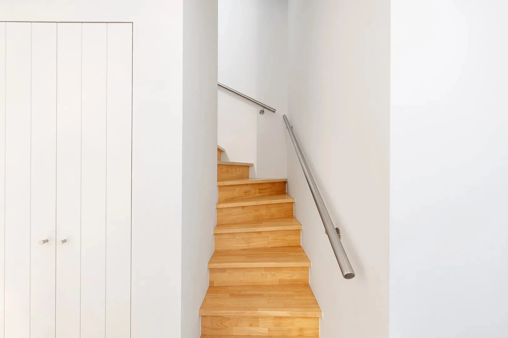 Instapklaar tweeslaapkamer-appartement nabij de zee (Rubens).