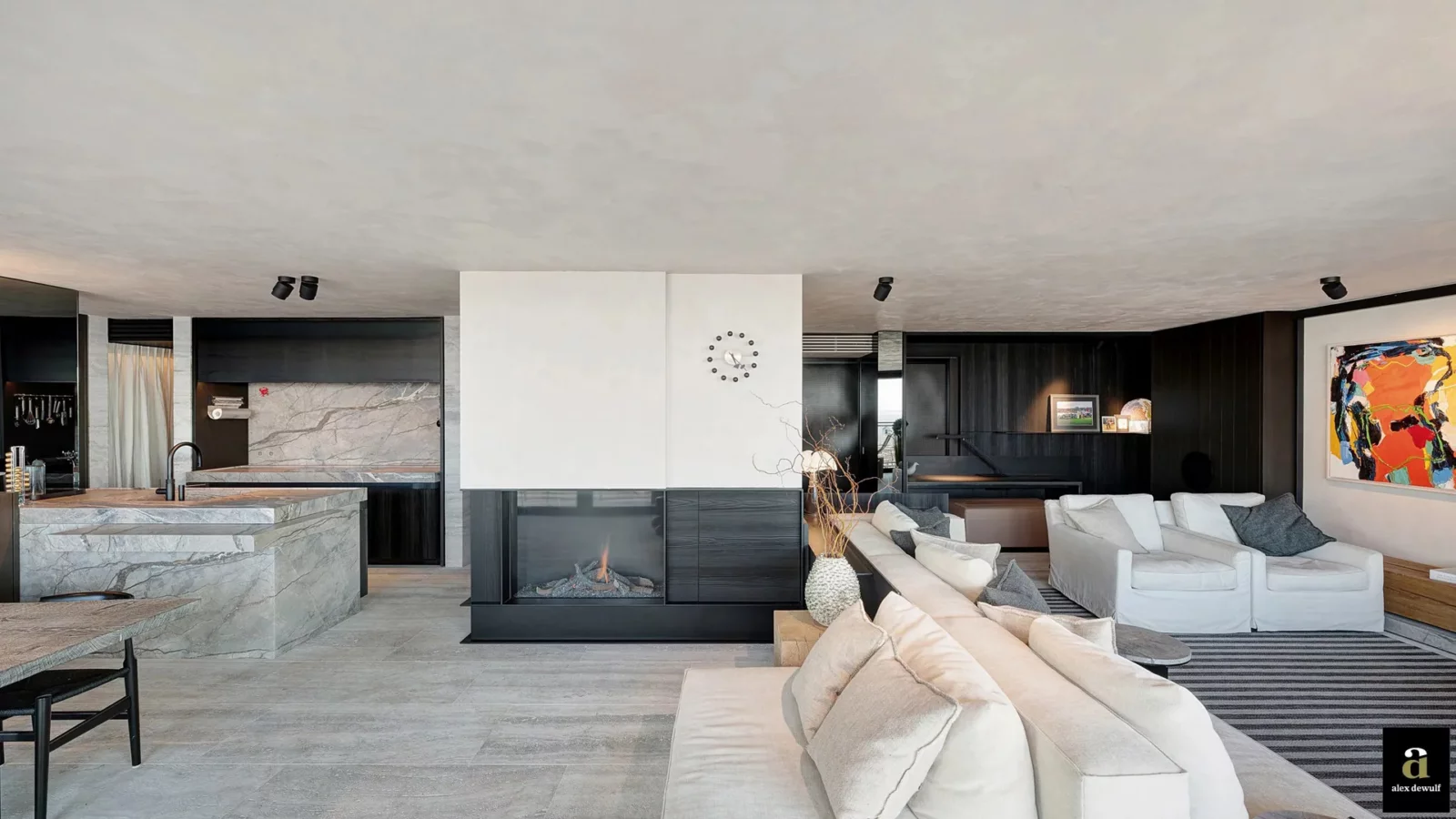 Exclusief appartement (243 m²) met 12,5 m gevelbreedte en zeezicht.