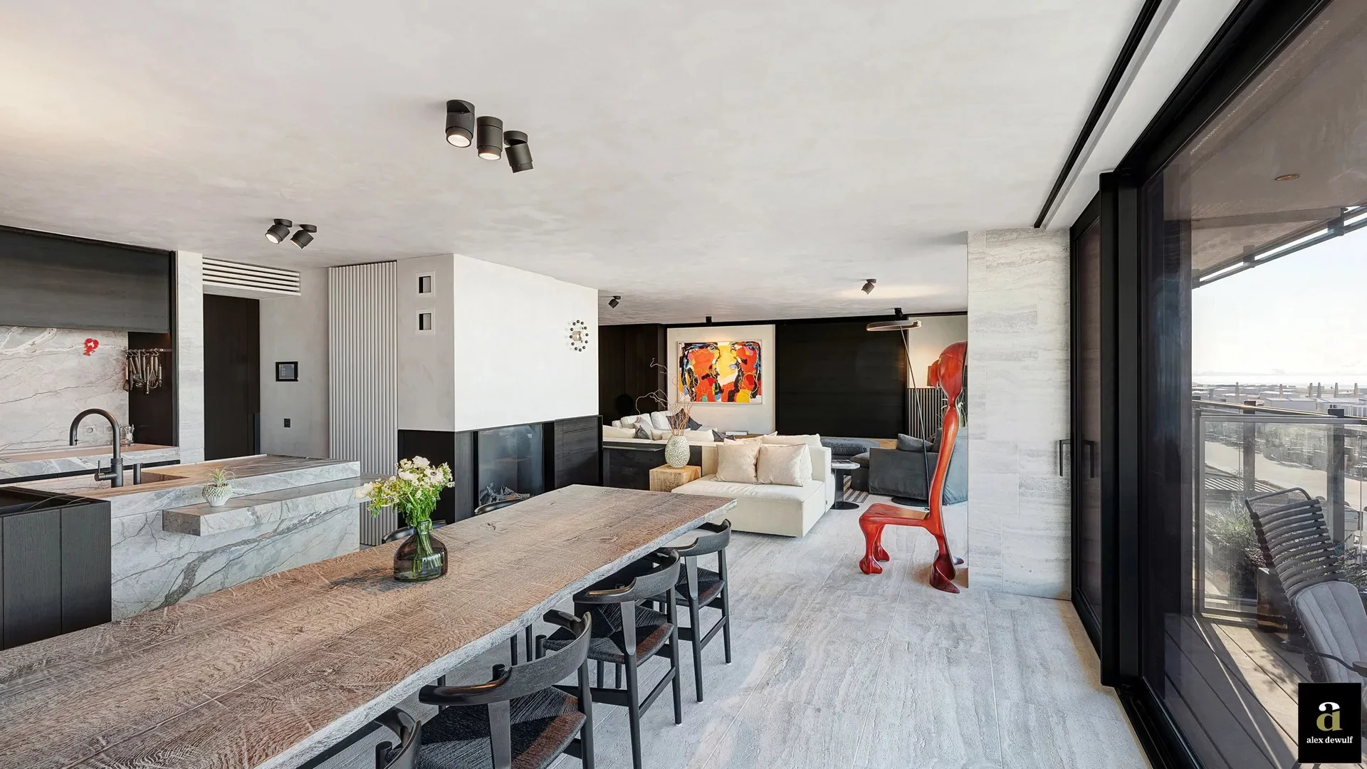 Exclusief appartement (243 m²) met 12,5 m gevelbreedte en zeezicht.