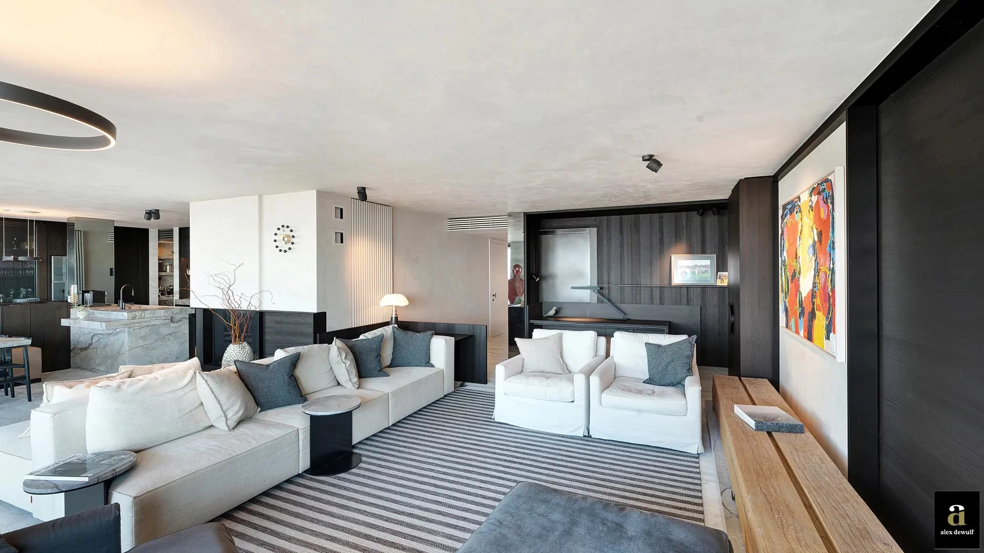 Exclusief appartement (243 m²) met 12,5 m gevelbreedte en zeezicht.