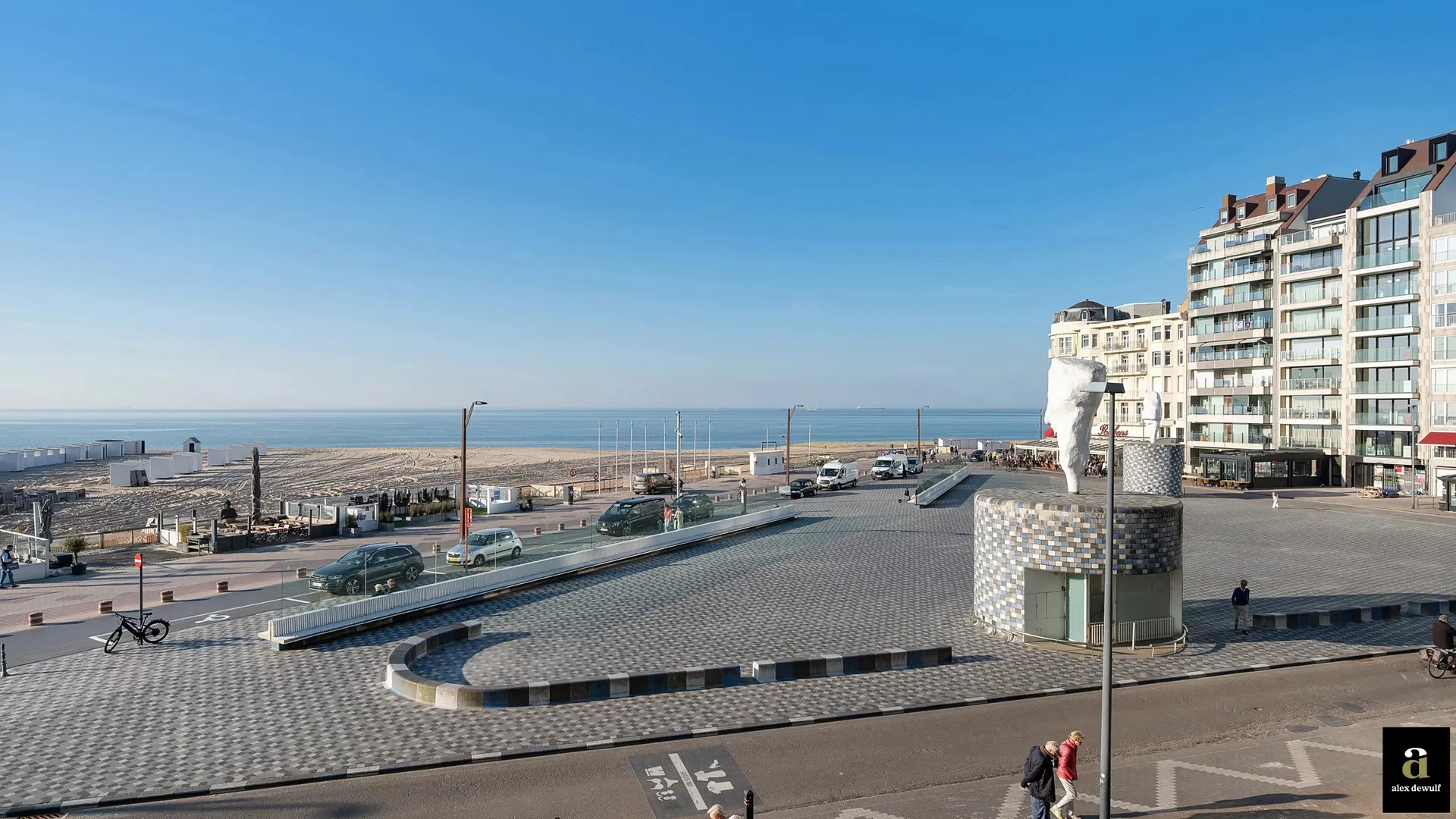 Exclusief appartement (243 m²) met 12,5 m gevelbreedte en zeezicht.