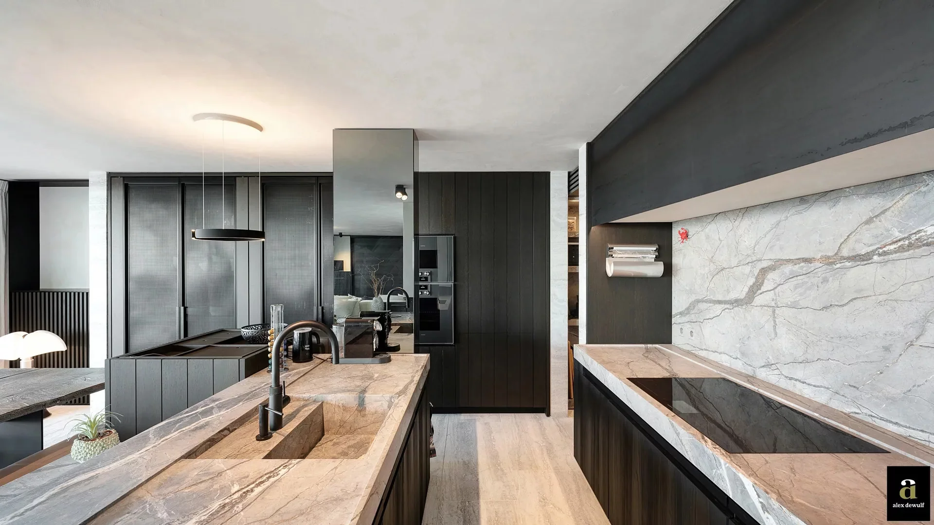 Exclusief appartement (243 m²) met 12,5 m gevelbreedte en zeezicht.