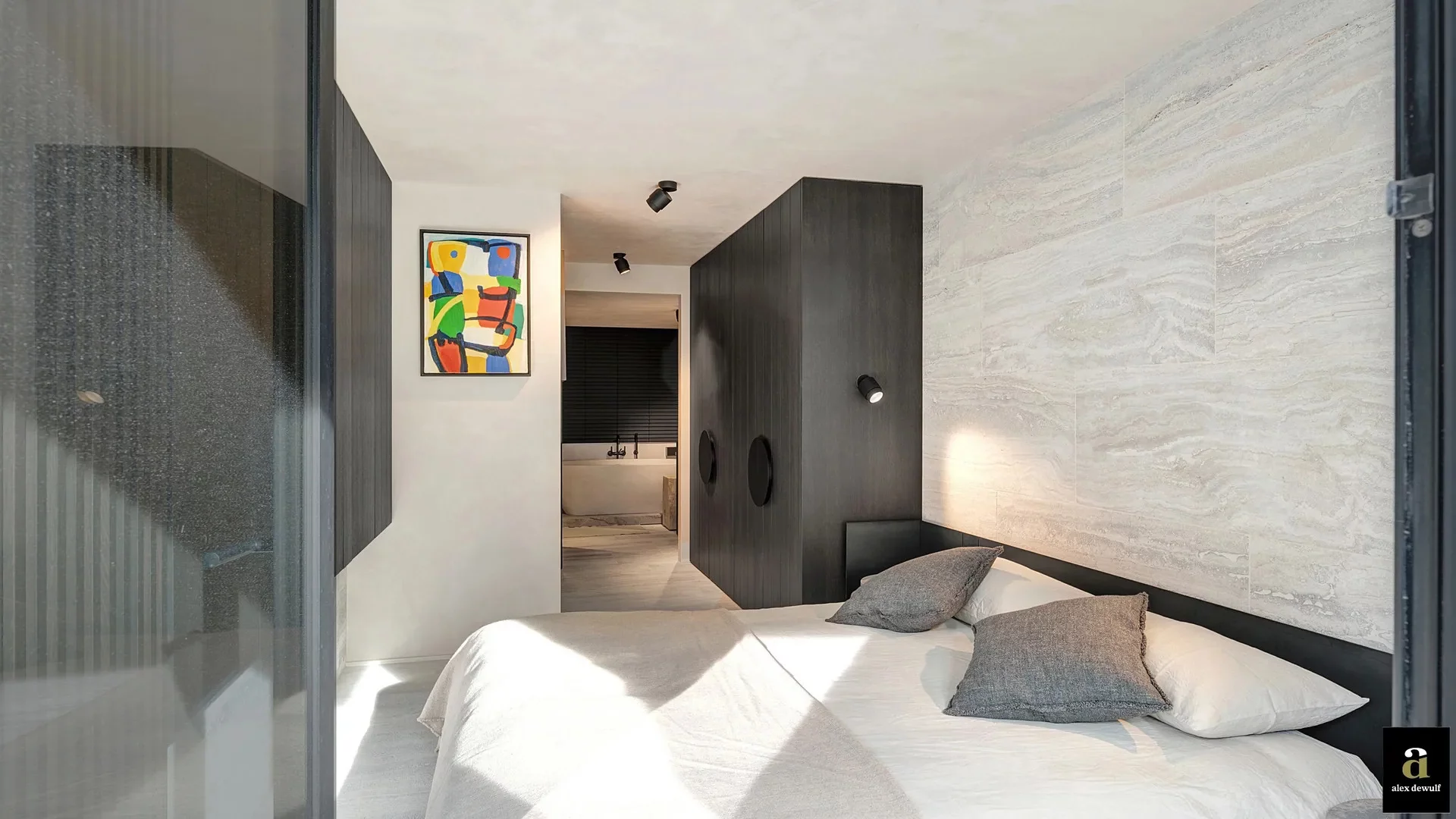 Exclusief appartement (243 m²) met 12,5 m gevelbreedte en zeezicht.