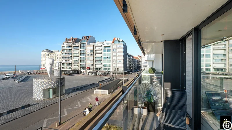 Découvrez cet appartement unique de plain-pied dans la prestigieuse résidence “Midan”.