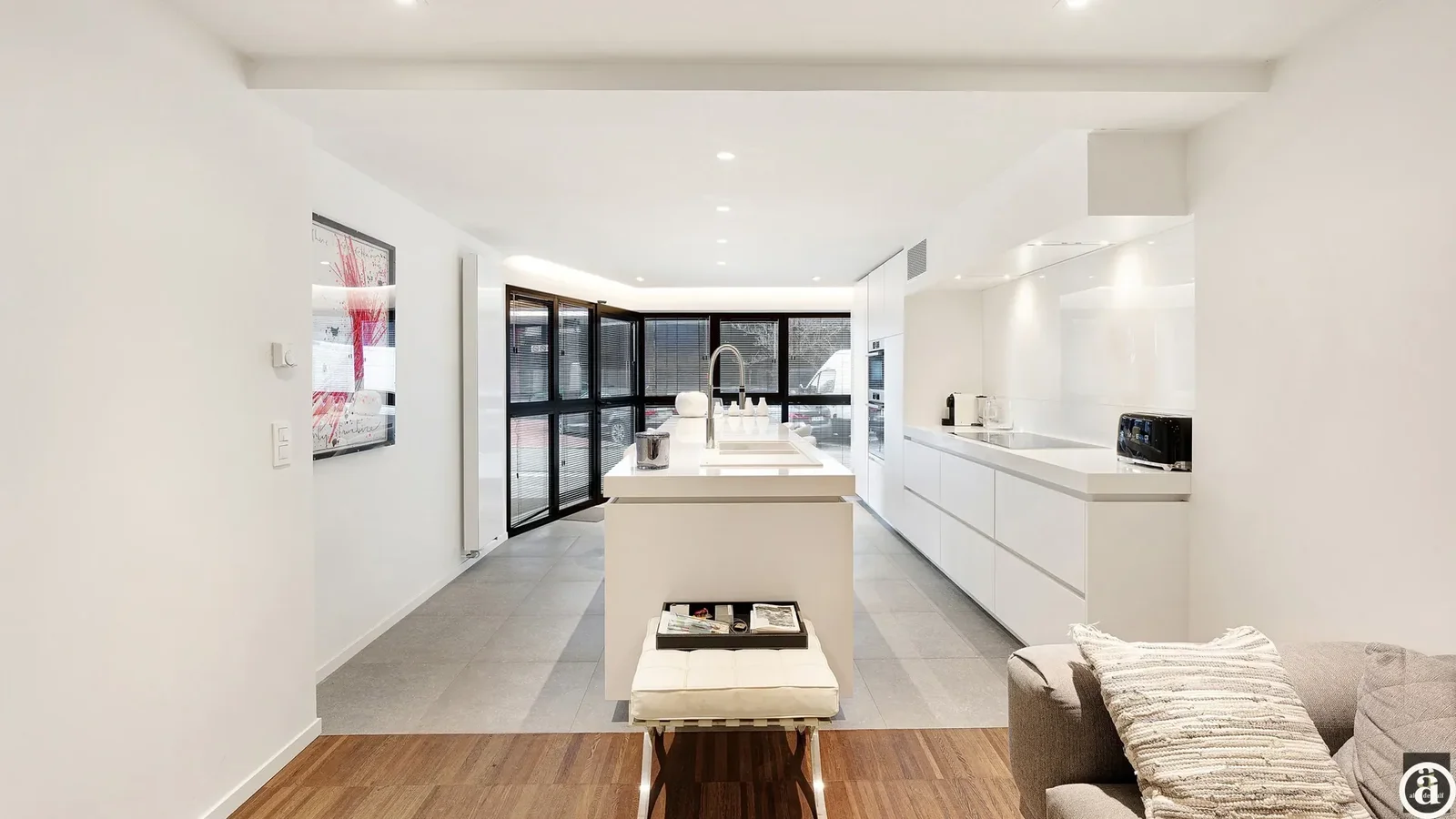 Stylish ground-floor apartment with private entrance