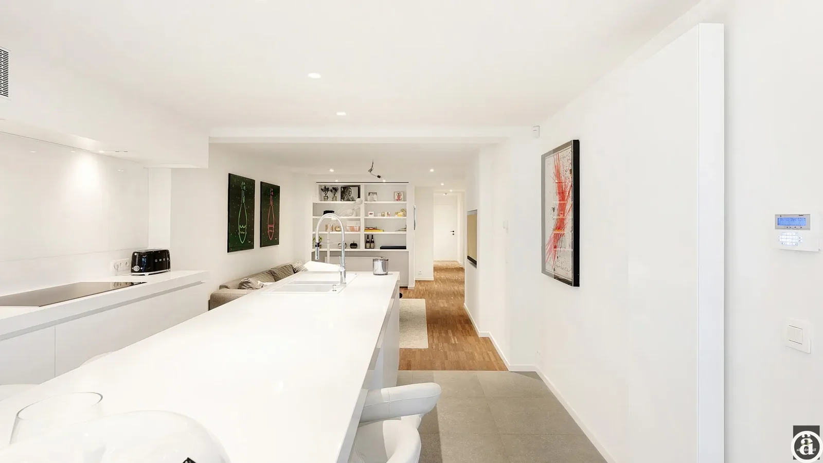 Stylish ground-floor apartment with private entrance