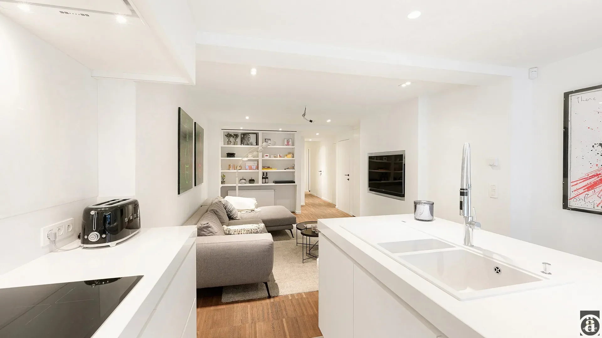 Stylish ground-floor apartment with private entrance