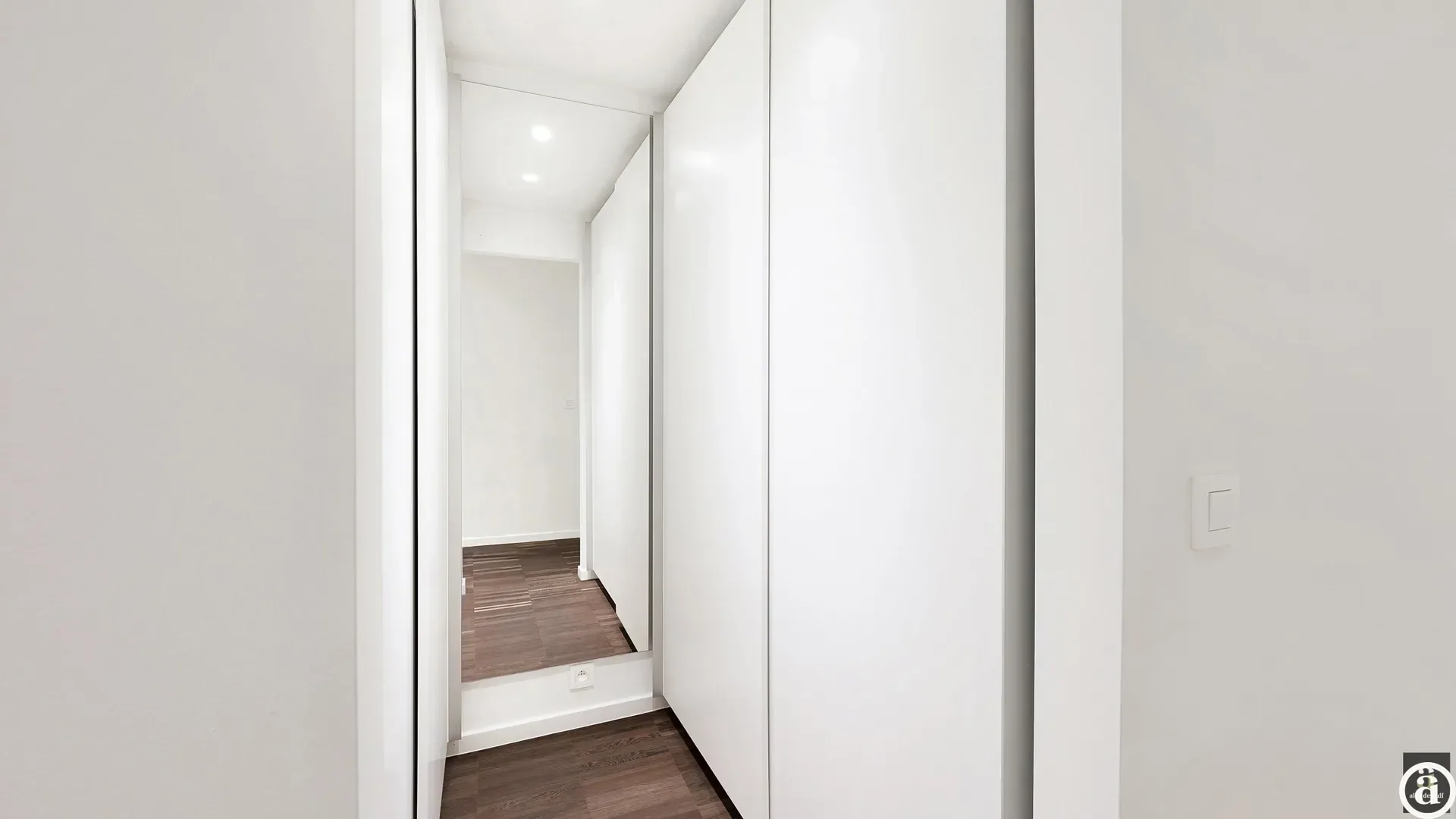 Stylish ground-floor apartment with private entrance