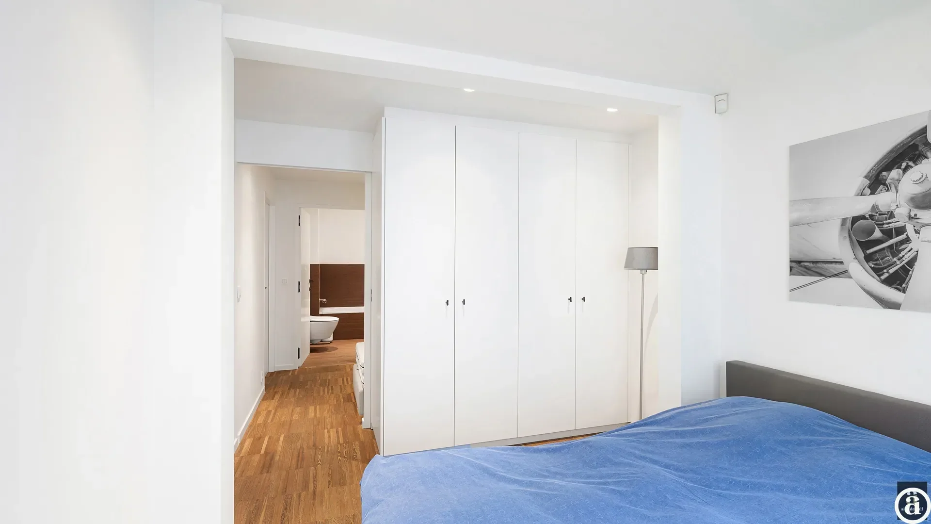 Stylish ground-floor apartment with private entrance