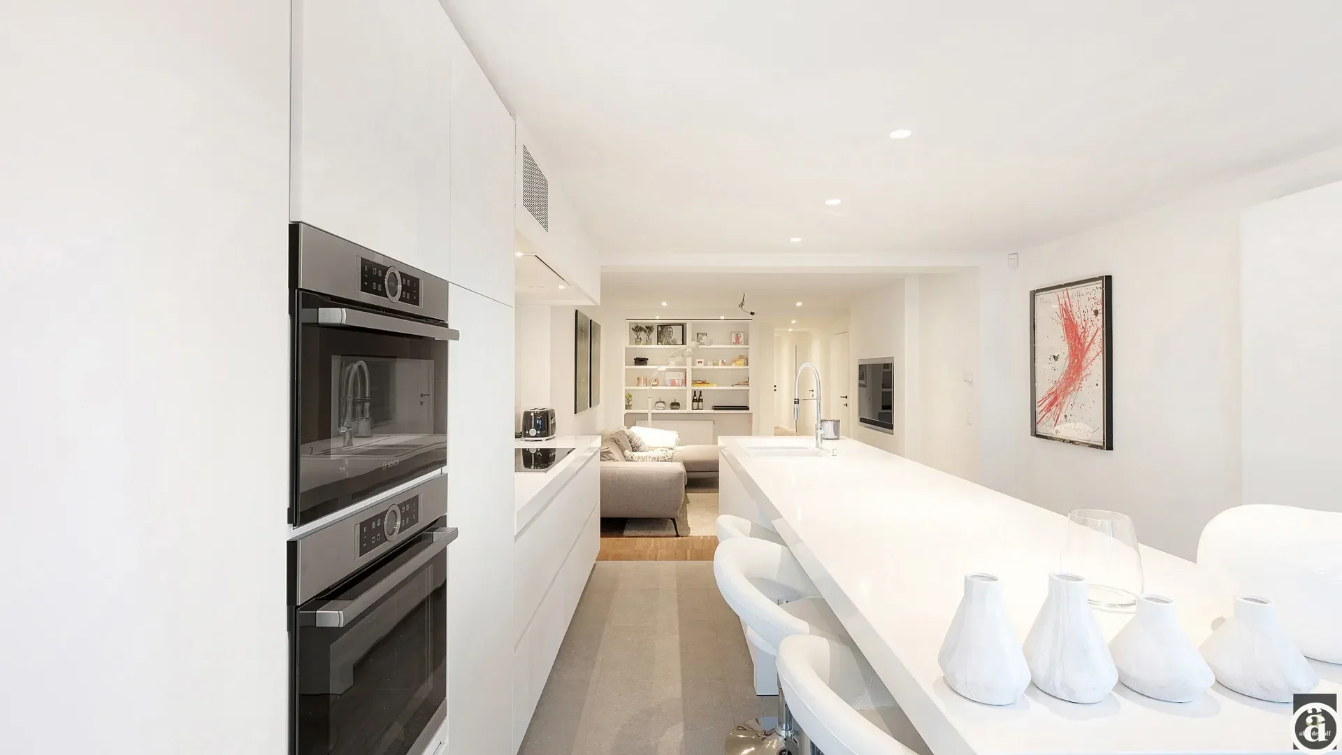 Stylish ground-floor apartment with private entrance