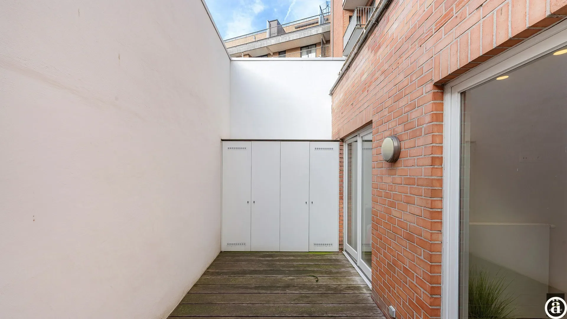 Stylish ground-floor apartment with private entrance