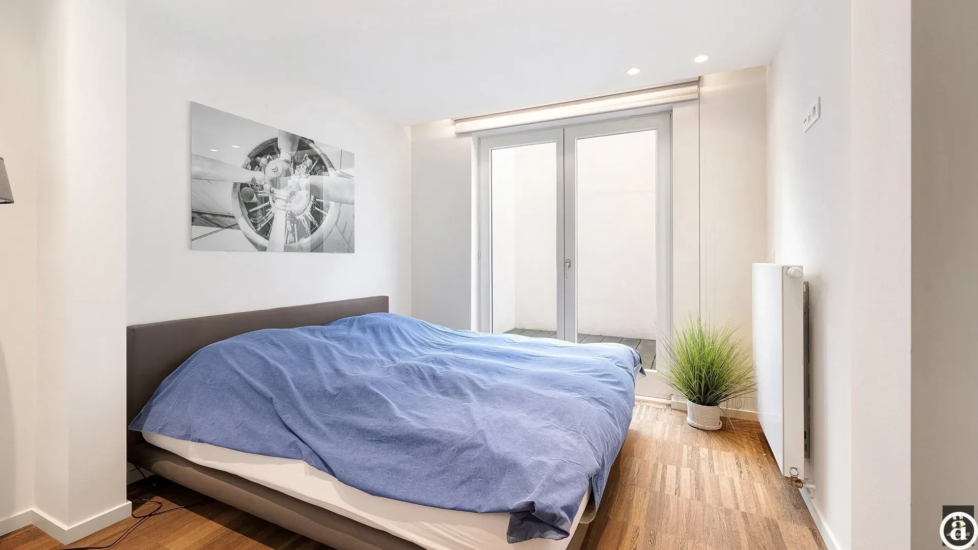 Stylish ground-floor apartment with private entrance