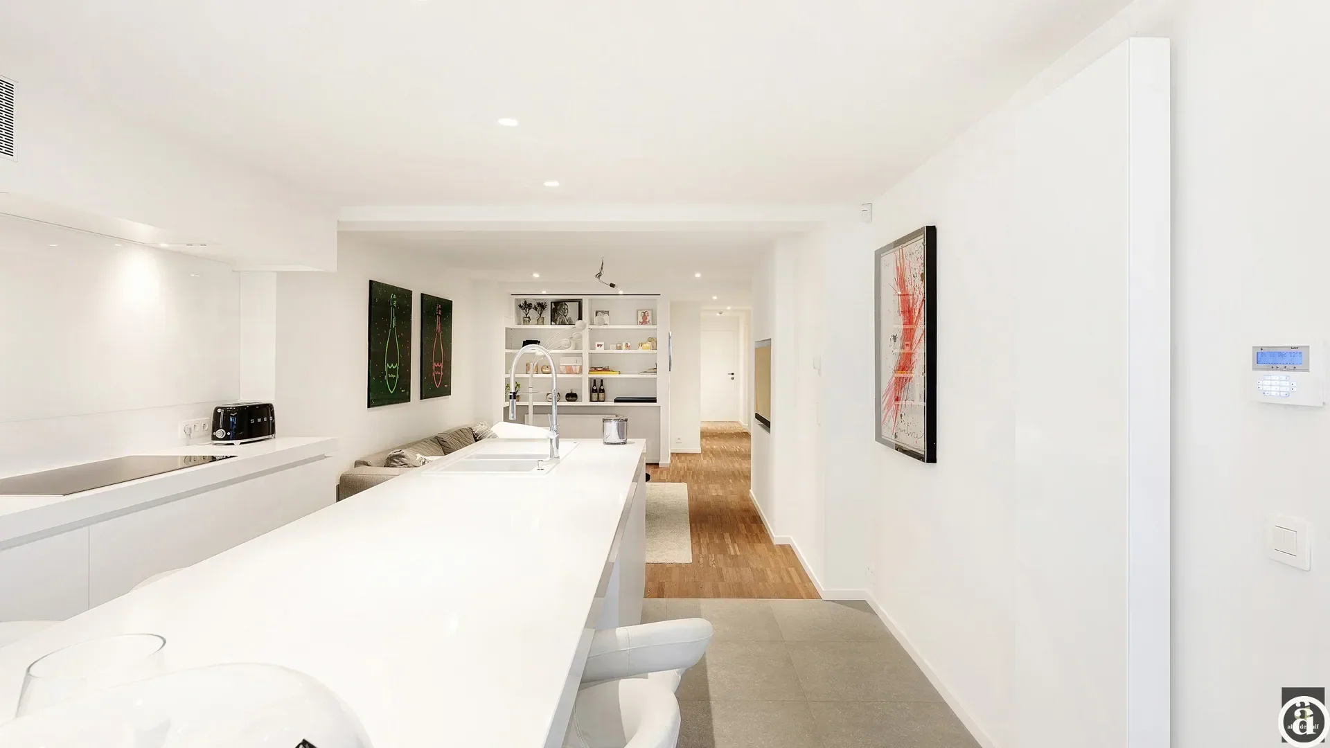 Stylish ground-floor apartment with private entrance