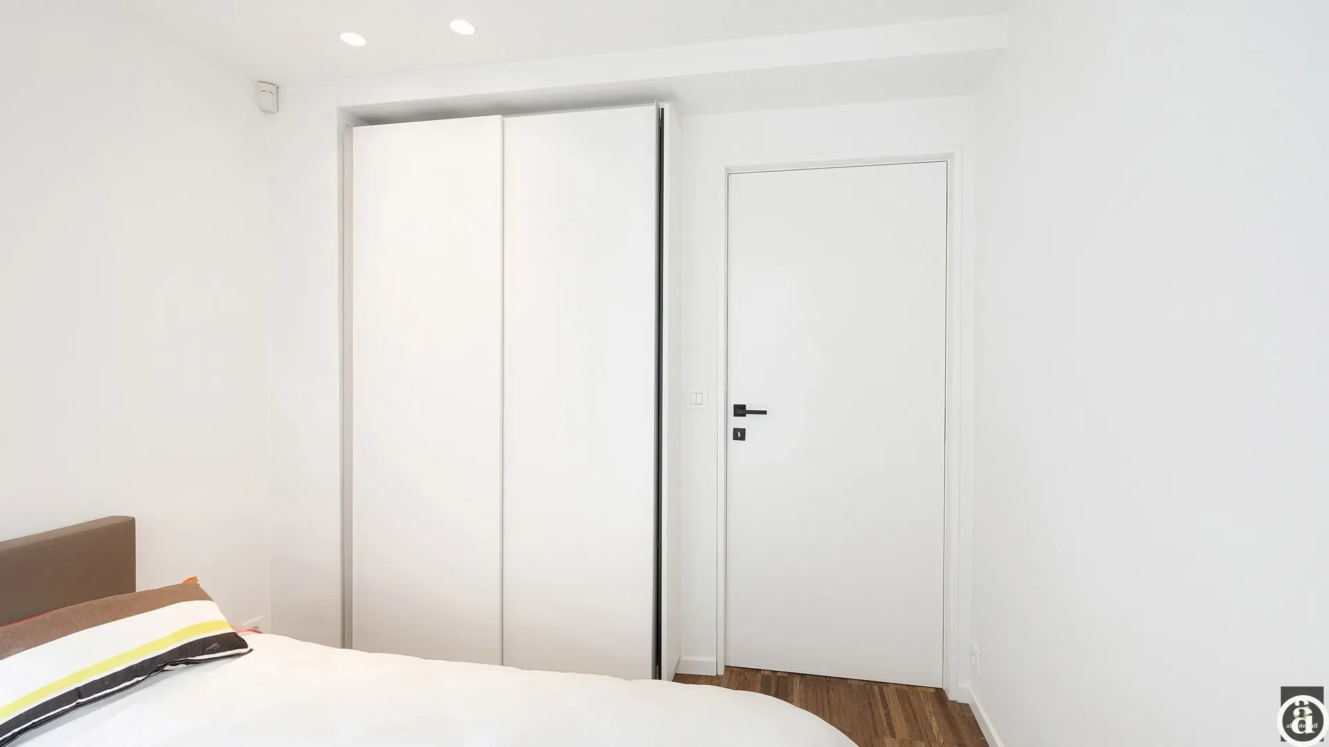 Stylish ground-floor apartment with private entrance