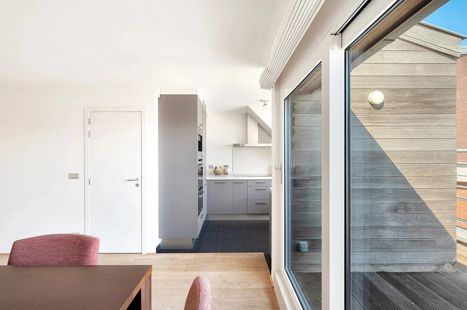 Moderne duplex met ruime terrassen nabij strand