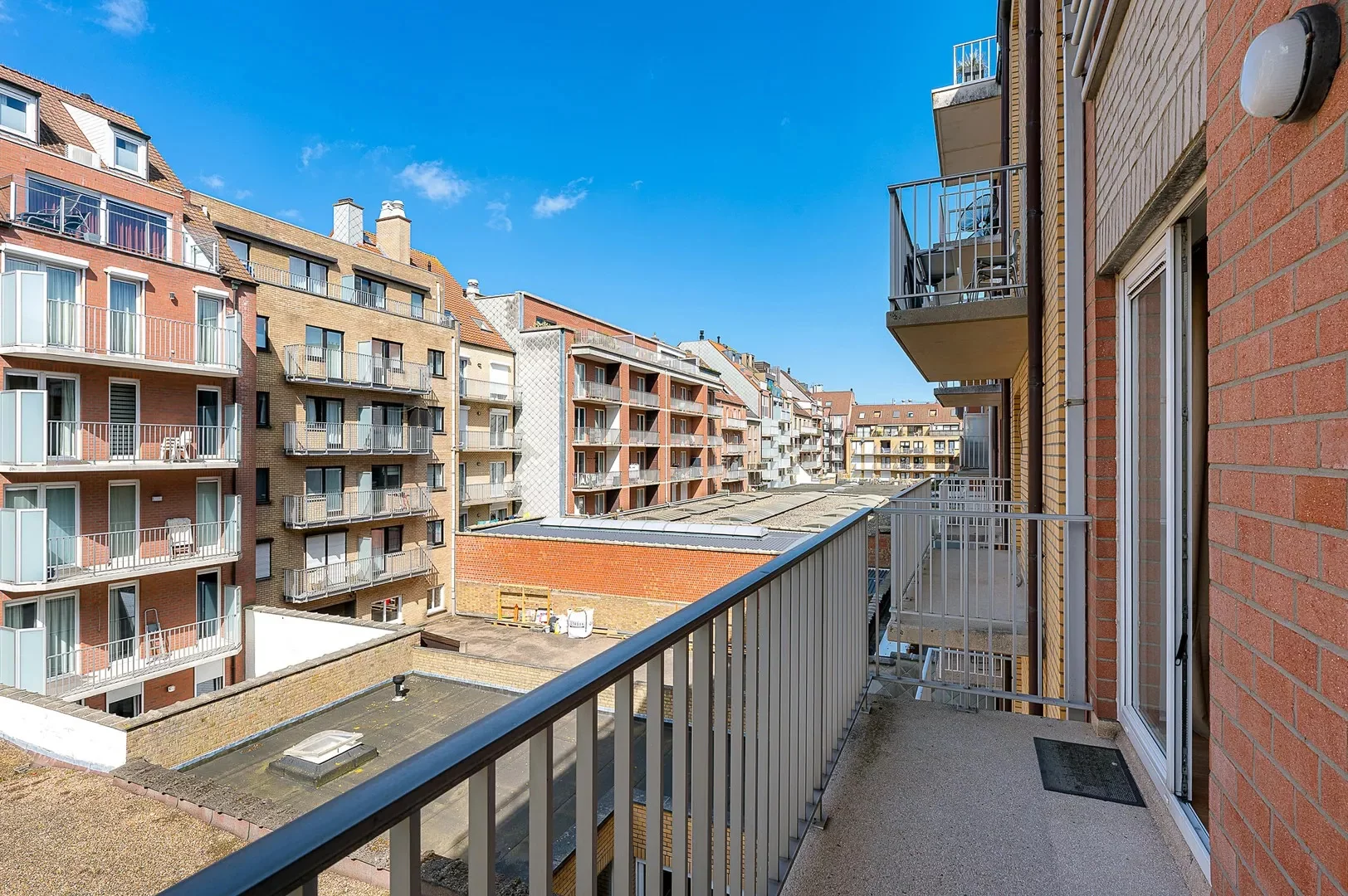 Lichtrijk mezzanine app. met 3 slpk op topligging