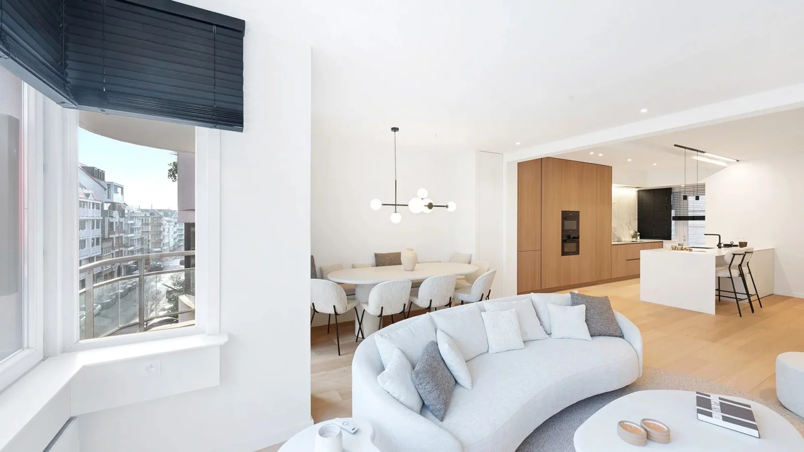 Luxueus gerenoveerd appartement met zicht op Van Bunnenplein