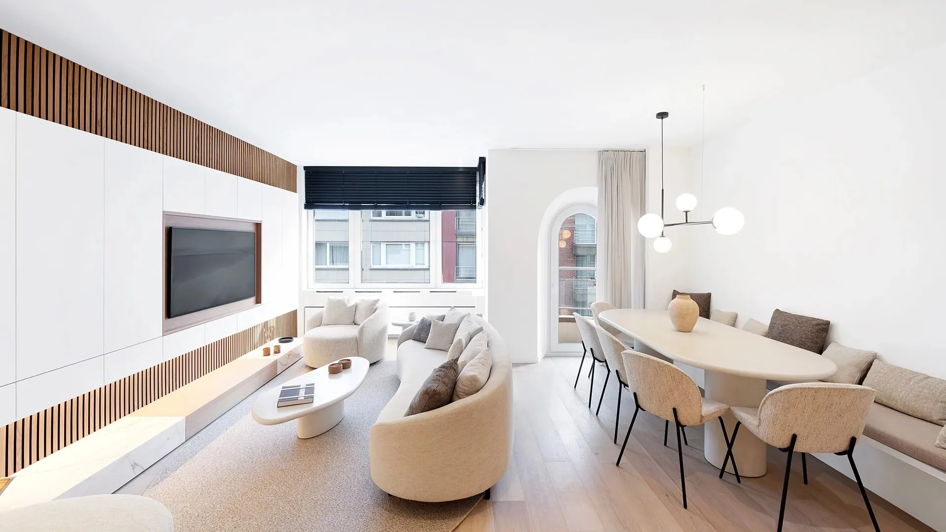 Luxueus gerenoveerd appartement met zicht op Van Bunnenplein