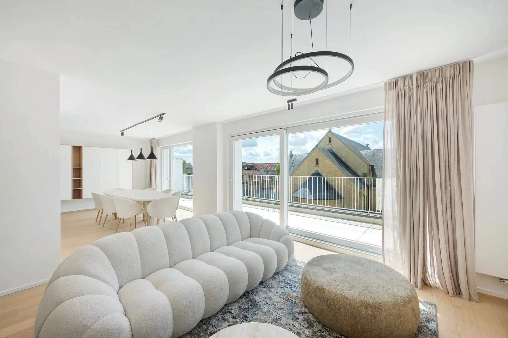 Zonnige penthouse (3 slpk) met open zicht nabij Dumortierl.