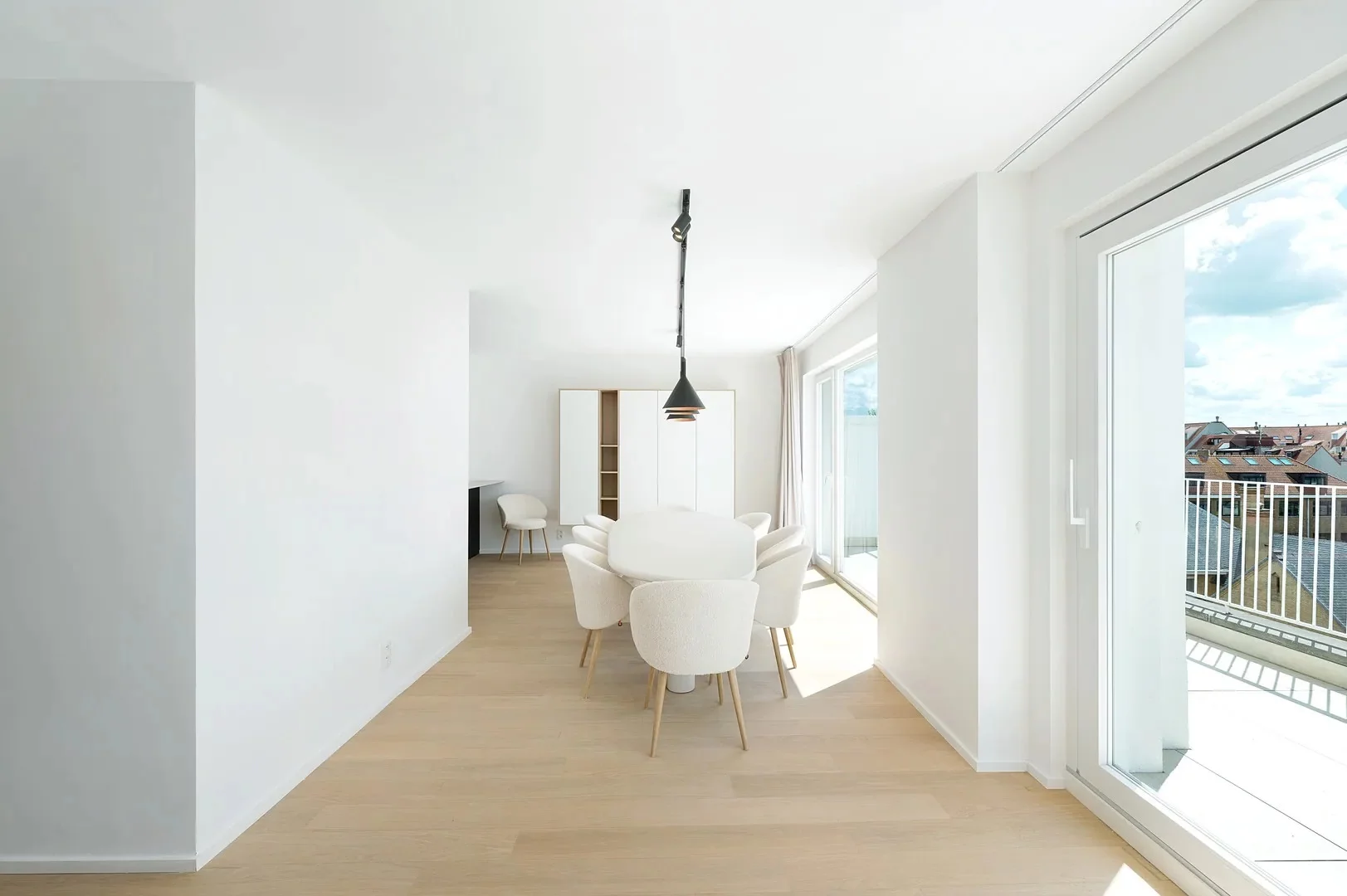 Zonnige penthouse (3 slpk) met open zicht nabij Dumortierl.
