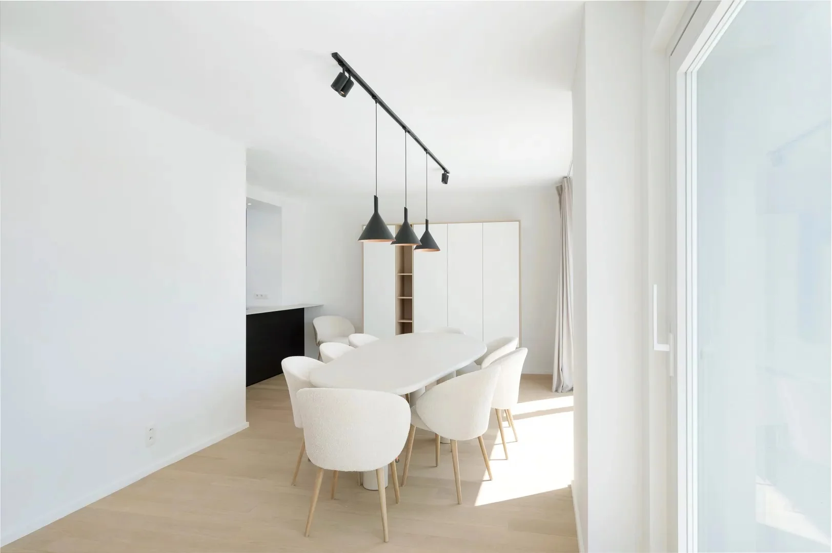 Zonnige penthouse (3 slpk) met open zicht nabij Dumortierl.