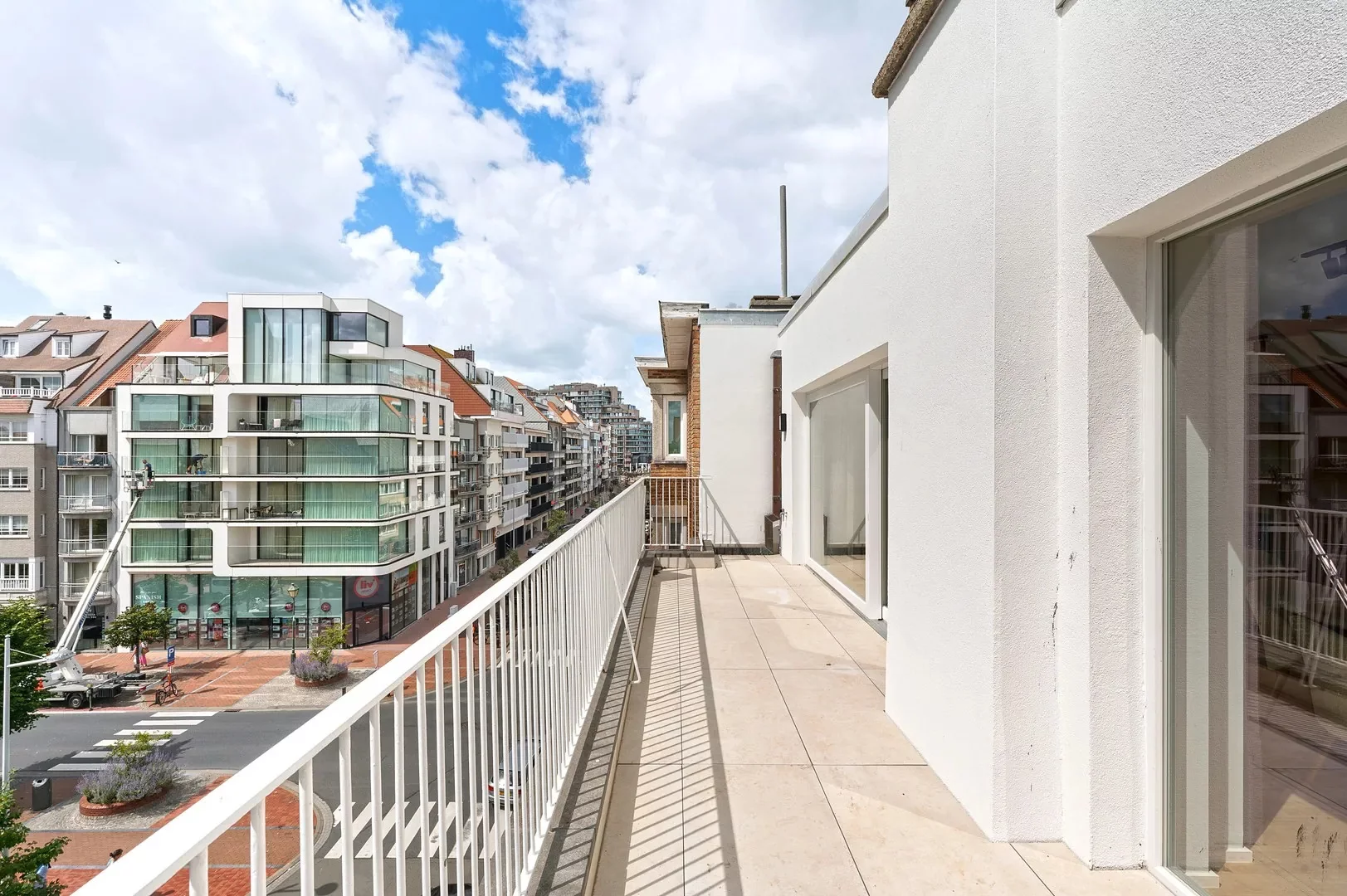 Zonnige penthouse (3 slpk) met open zicht nabij Dumortierl.