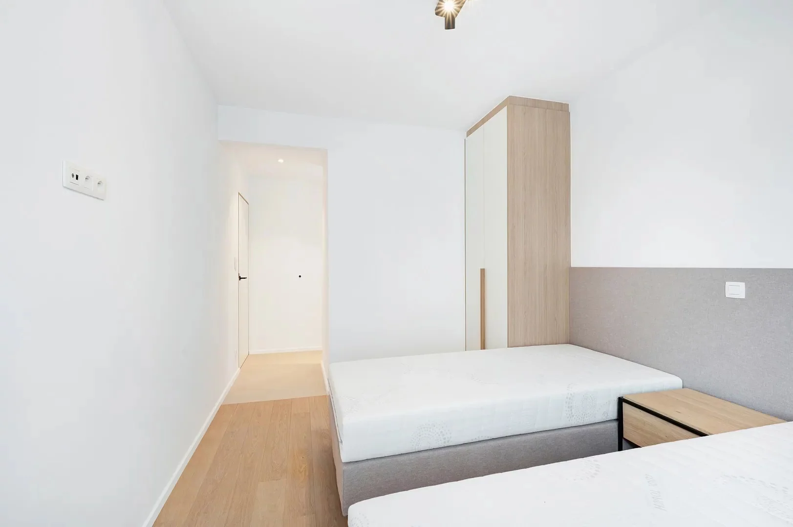 Zonnige penthouse (3 slpk) met open zicht nabij Dumortierl.