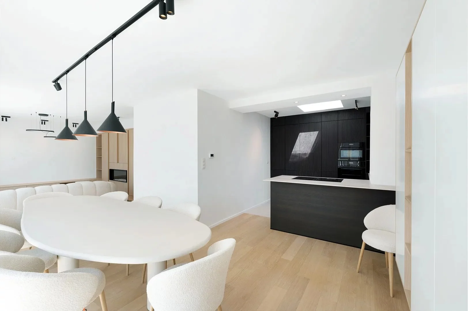 Zonnige penthouse (3 slpk) met open zicht nabij Dumortierl.