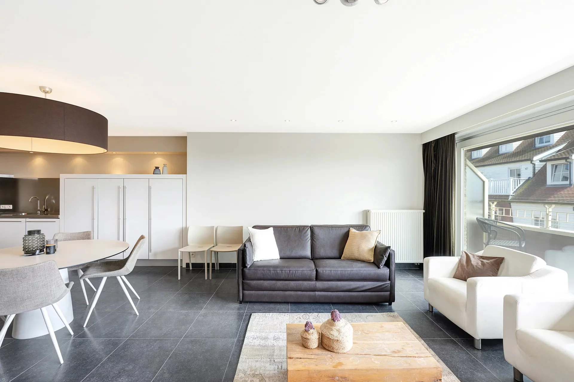 Ruim duplex-appartement en zonnig terras nabij de Zeedijk