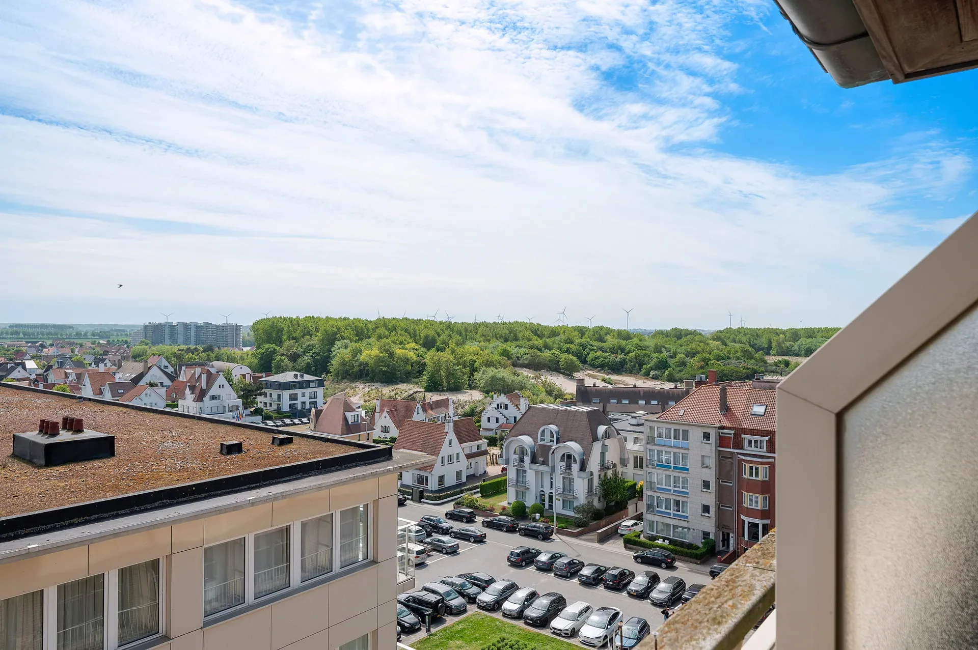 Ruim duplex-appartement en zonnig terras nabij de Zeedijk