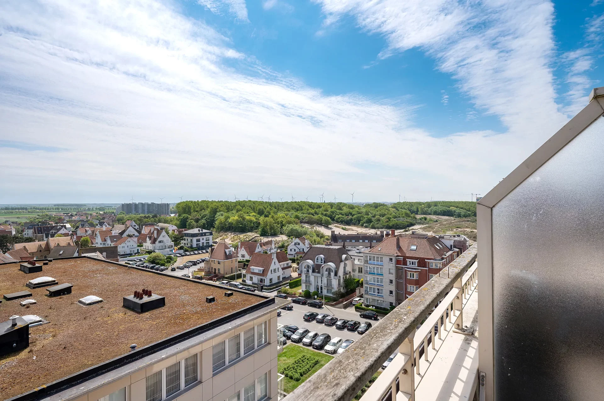 Ruim duplex-appartement en zonnig terras nabij de Zeedijk