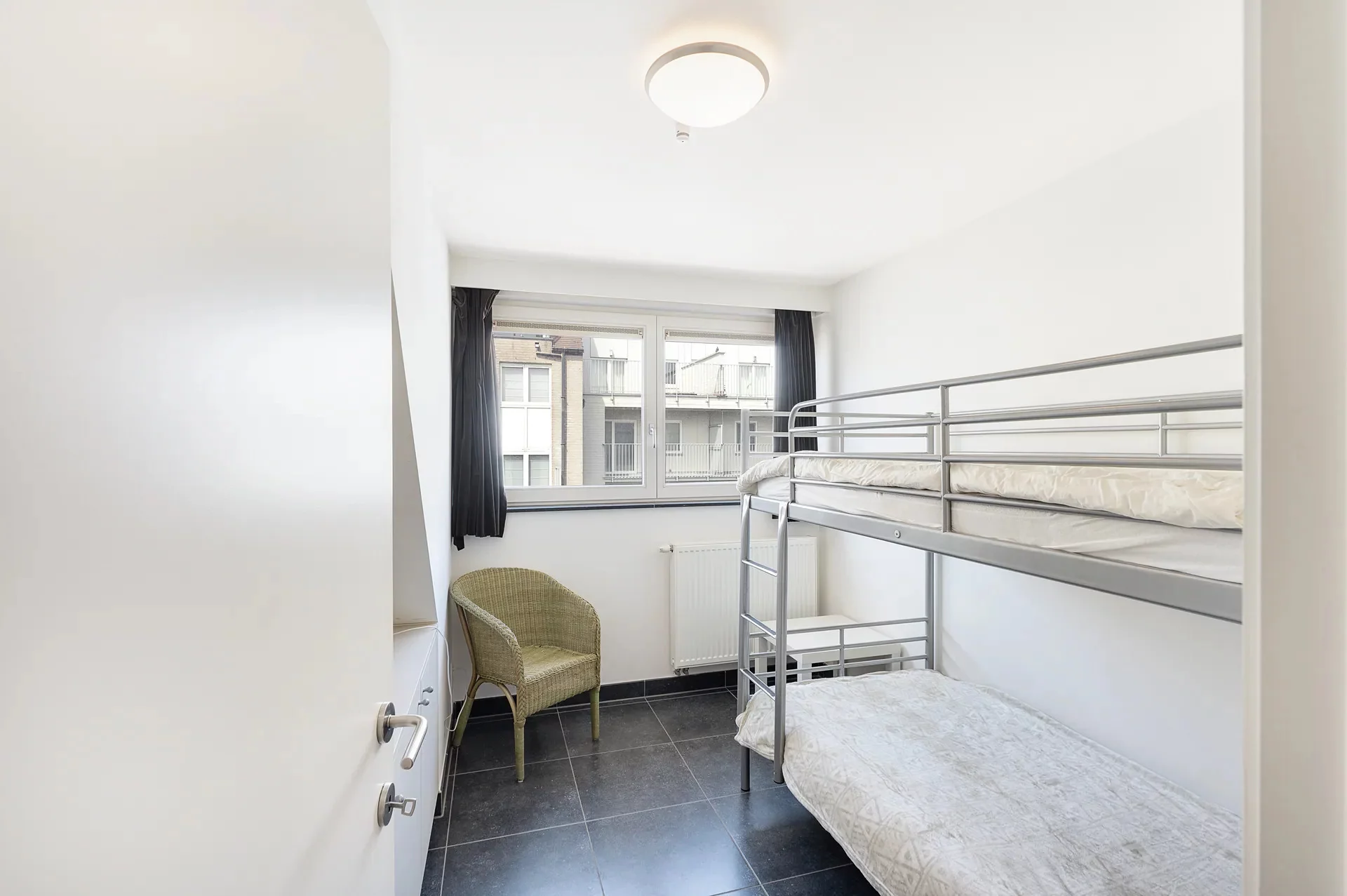 Ruim duplex-appartement en zonnig terras nabij de Zeedijk