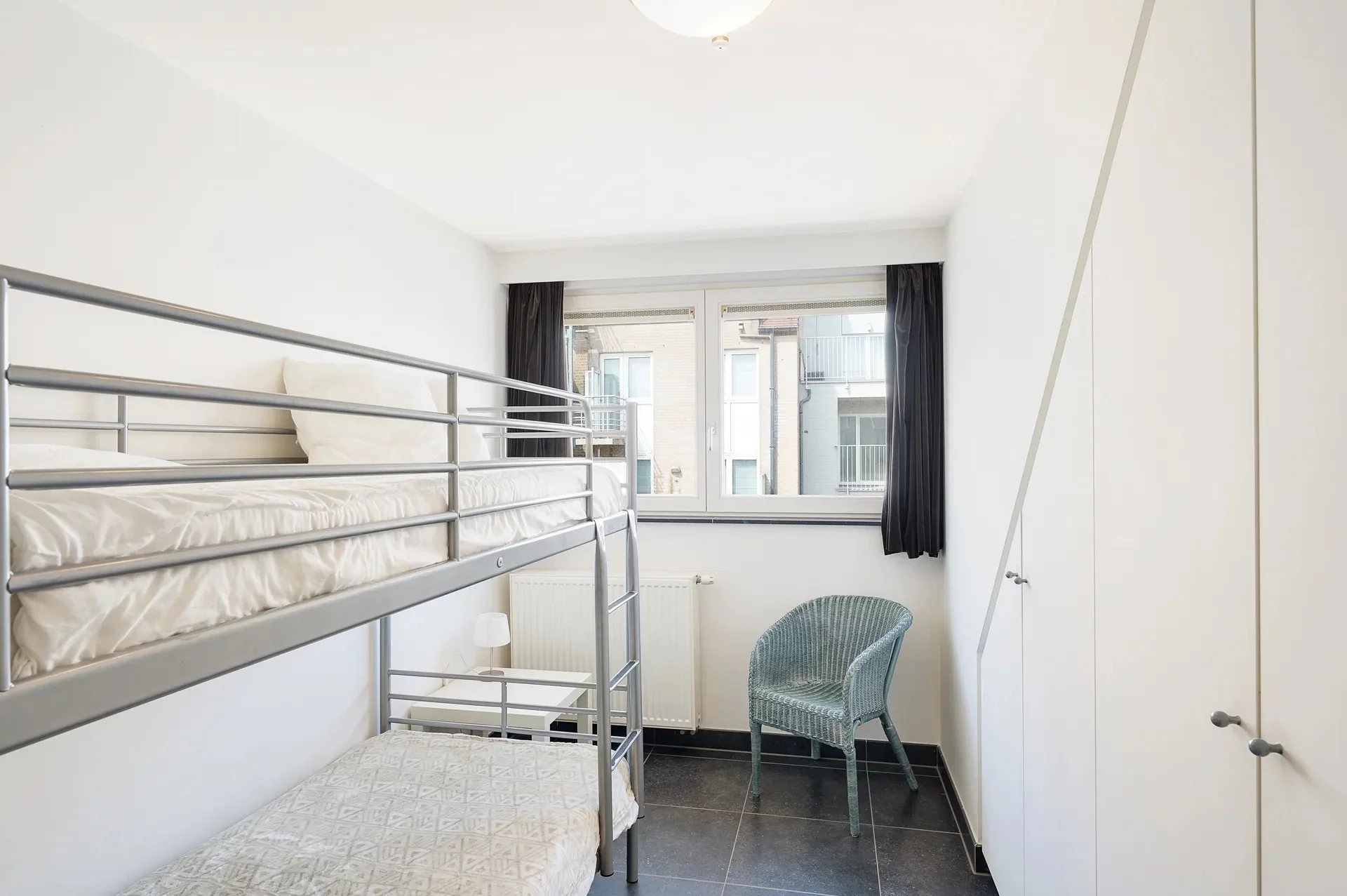 Ruim duplex-appartement en zonnig terras nabij de Zeedijk
