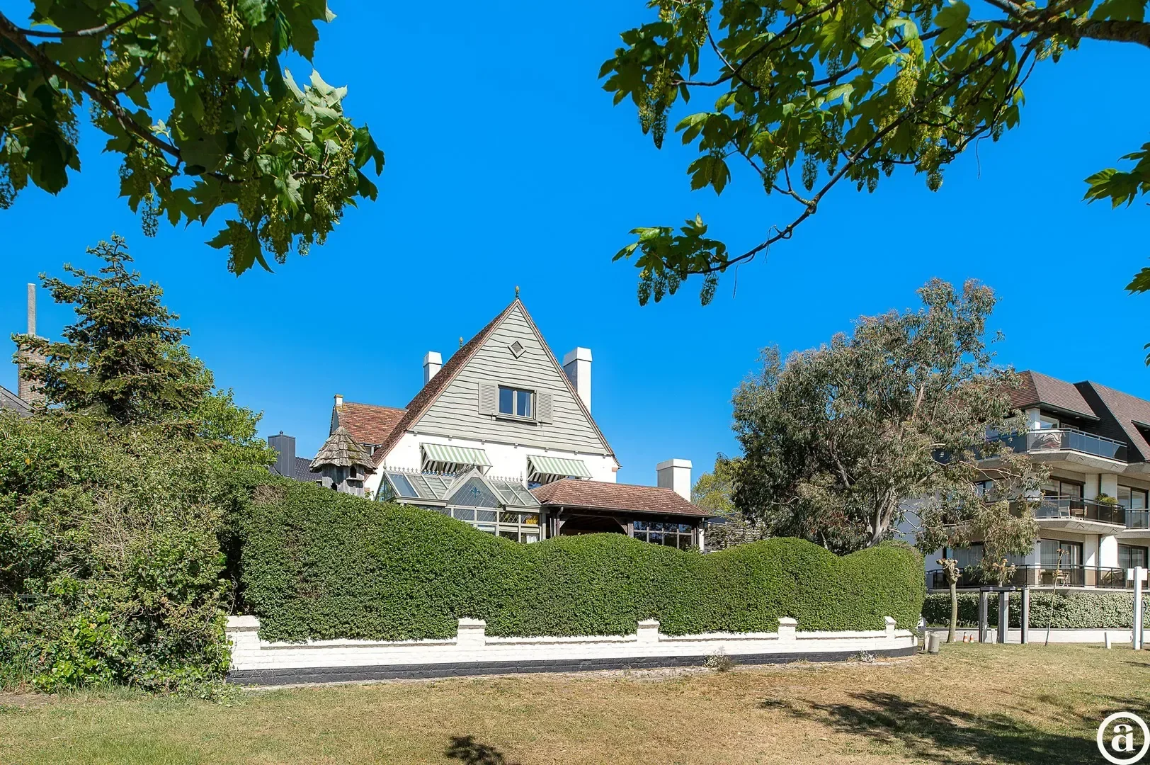 Uitzonderlijke, alleenstaande villa aan het Zegemeer.