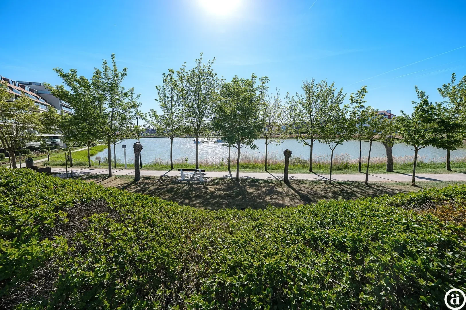 Uitzonderlijke, alleenstaande villa aan het Zegemeer.