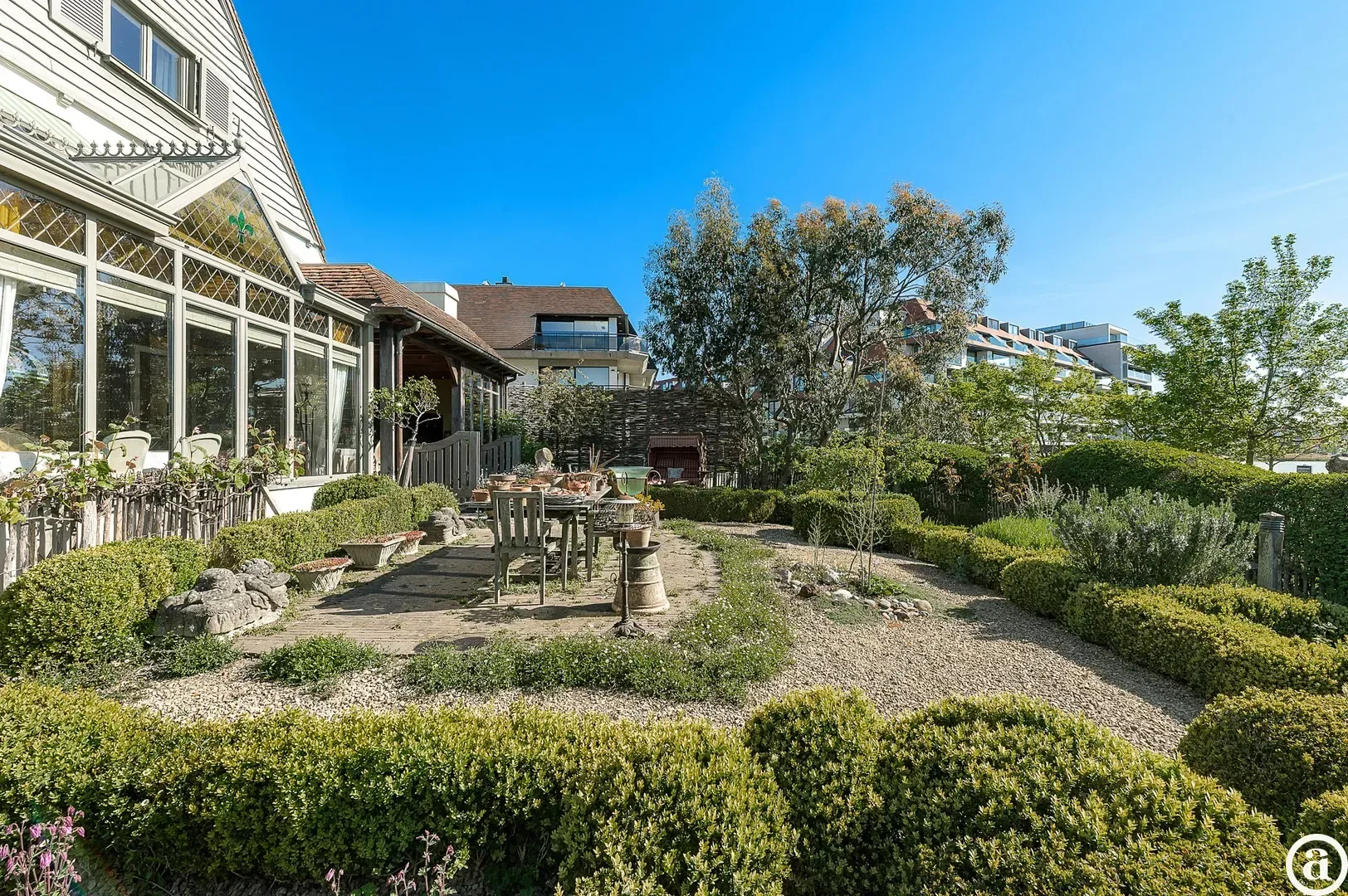 Uitzonderlijke, alleenstaande villa aan het Zegemeer.