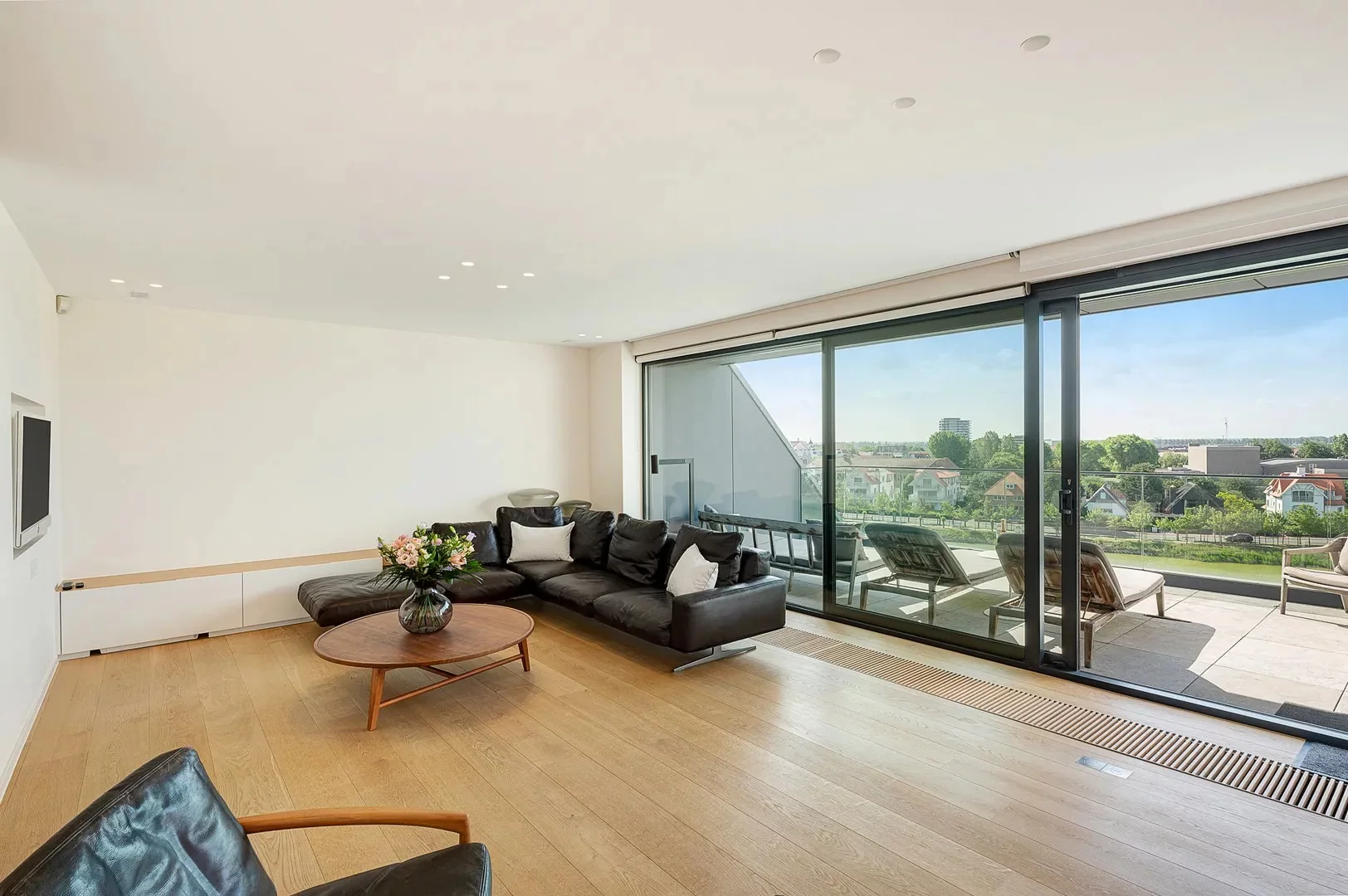 Luxueus appartement (4 slpk) met frontaal zicht op Zegemeer.