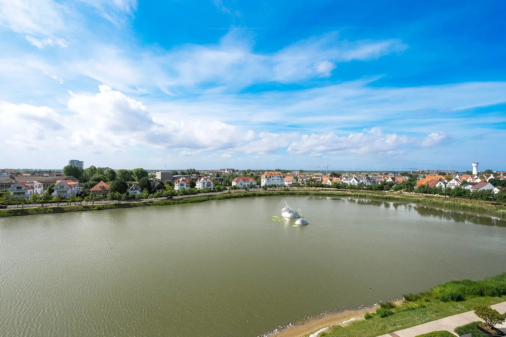 Luxueus appartement (4 slpk) met frontaal zicht op Zegemeer.