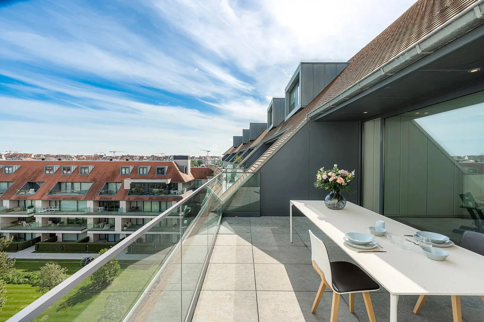 Luxueus appartement (4 slpk) met frontaal zicht op Zegemeer.
