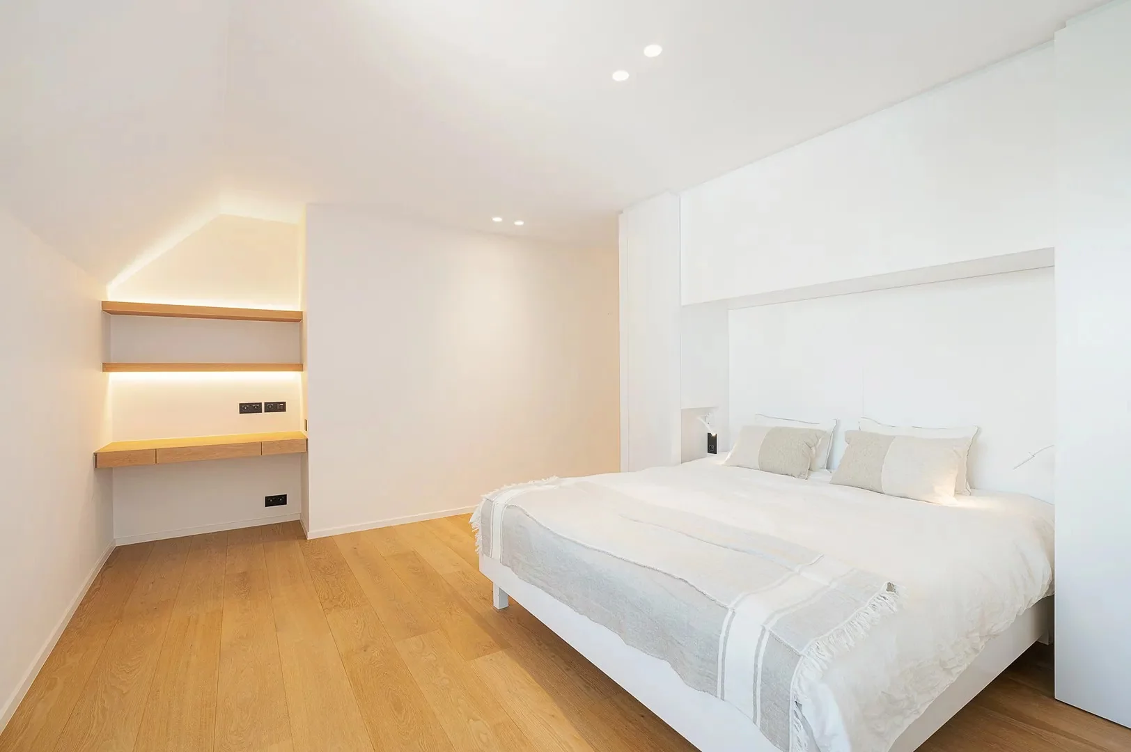 Luxueus appartement (4 slpk) met frontaal zicht op Zegemeer.