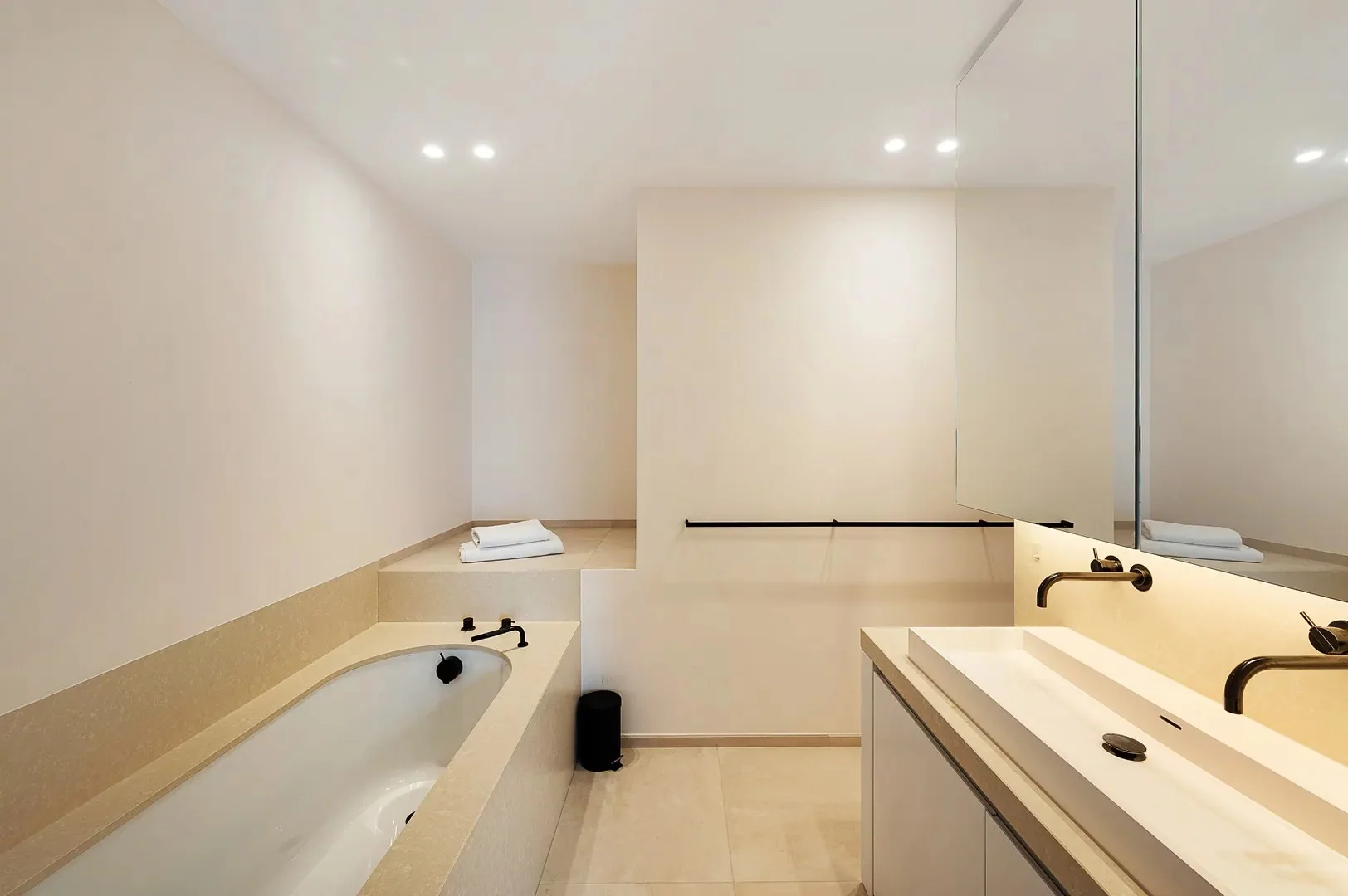 Luxueus appartement (4 slpk) met frontaal zicht op Zegemeer.